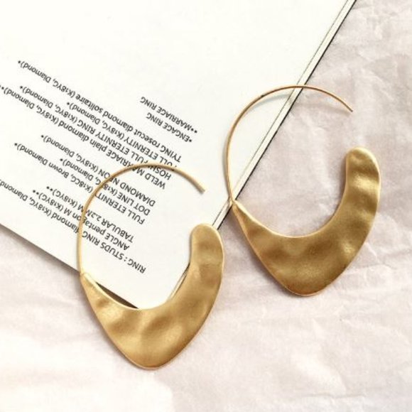 unknown Jewelry - Hammered Goldtone Jewelry Geometric Hoop E…